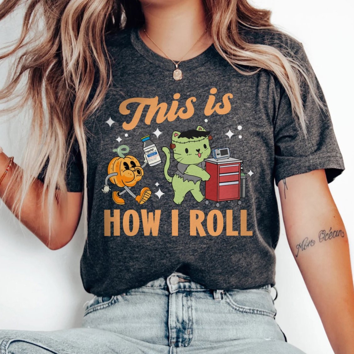 HOW_I_roll_crash_cart_halloween_dark_grey This is How I Roll Crash Cart Halloween T-Shirt - Image 1
